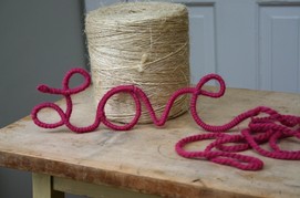 Make a customizable Yarn sign for Mothers Day